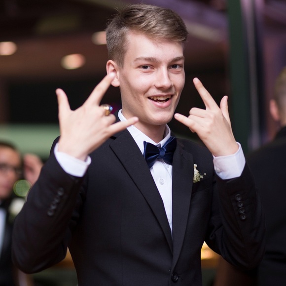 Meet your Posher, Curtis - Picture 1 of 1